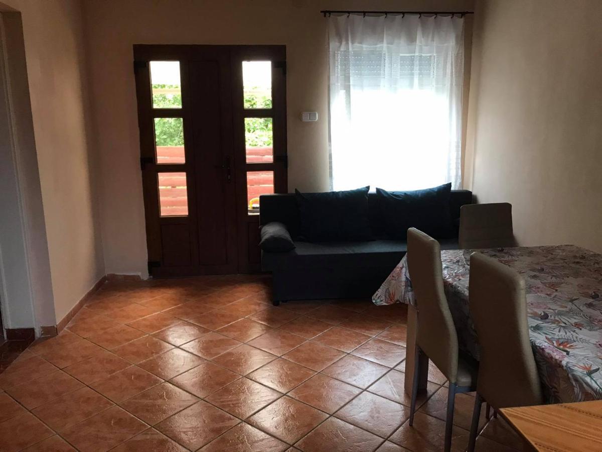 Appartement Tahiti Apartman à Hajdúszoboszló Extérieur photo