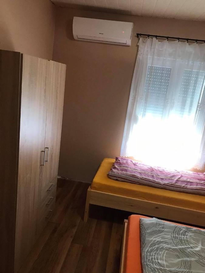 Appartement Tahiti Apartman à Hajdúszoboszló Extérieur photo
