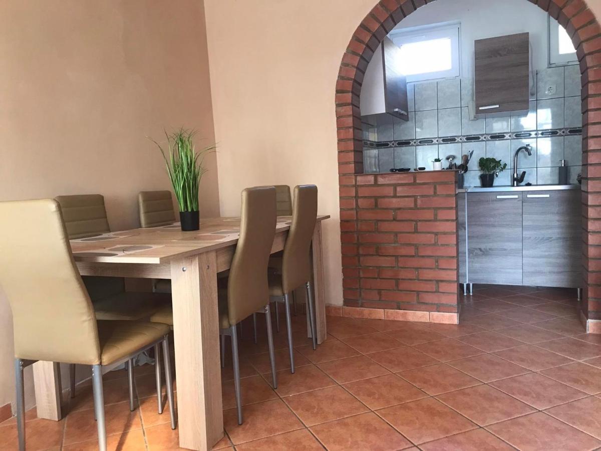 Appartement Tahiti Apartman à Hajdúszoboszló Extérieur photo