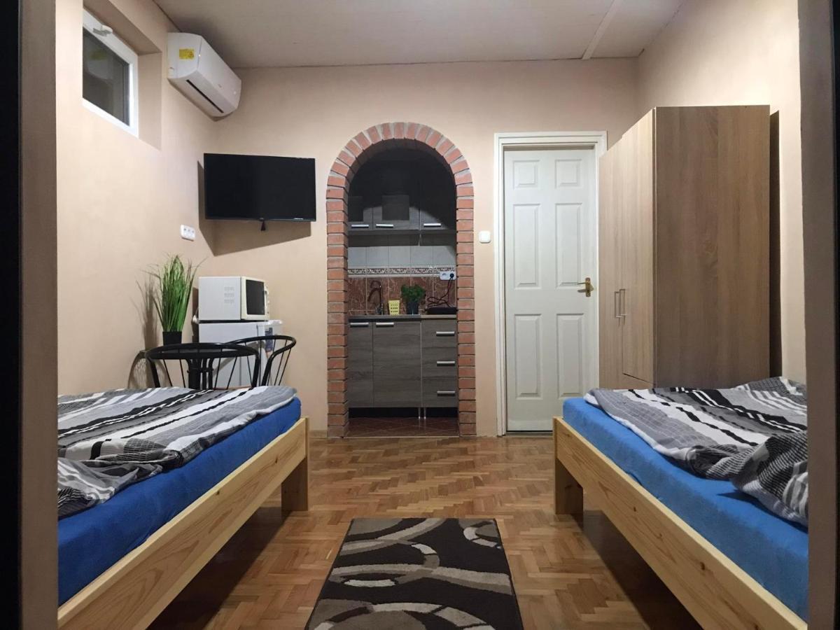 Appartement Tahiti Apartman à Hajdúszoboszló Extérieur photo