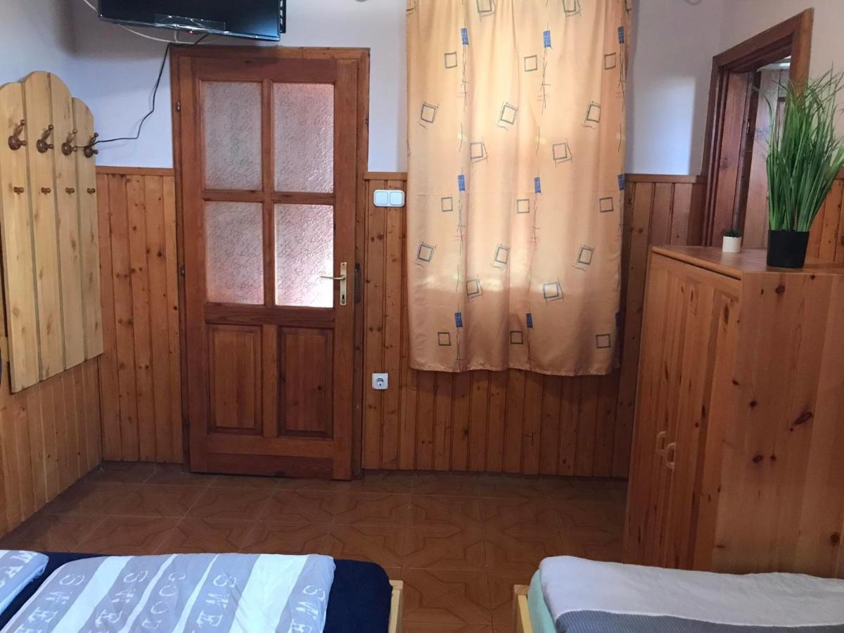 Appartement Tahiti Apartman à Hajdúszoboszló Extérieur photo